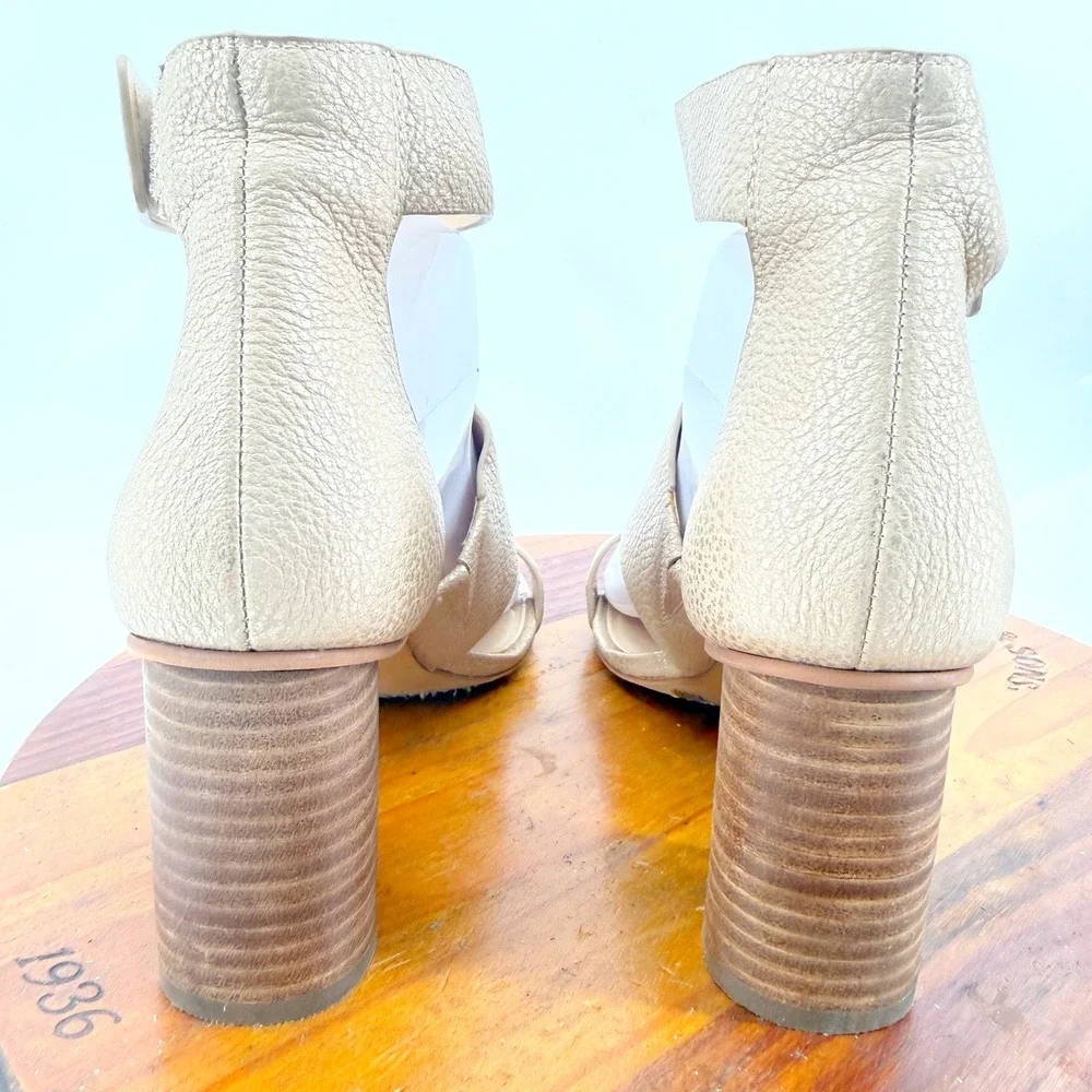 Vince Camuto Block Heel Sandals Womens 9.5 Gold Metallic Ankle Strap Dressy